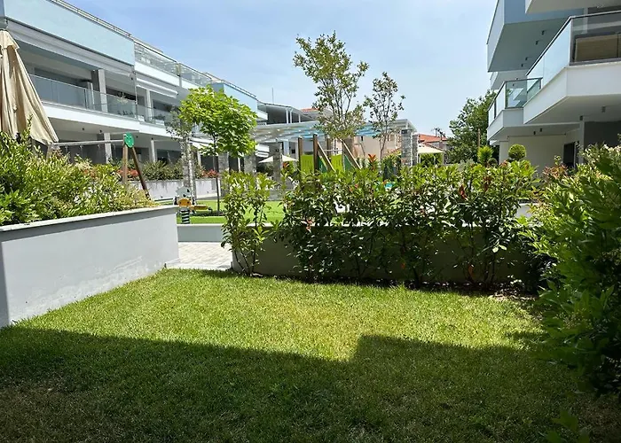 Dina\'S Apartments
